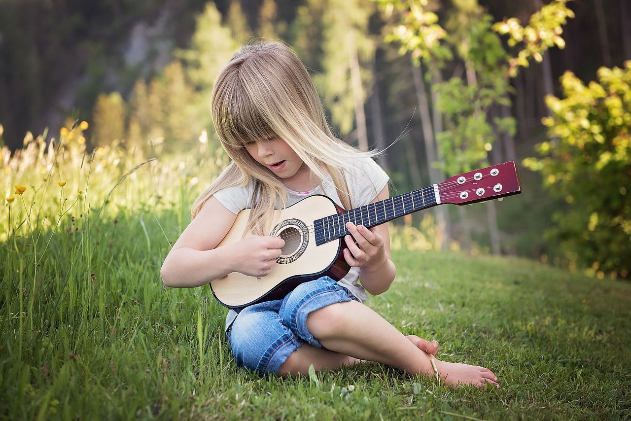 Zajęcia dla dzieci uzdolnionych muzycznie – co wybrać?
