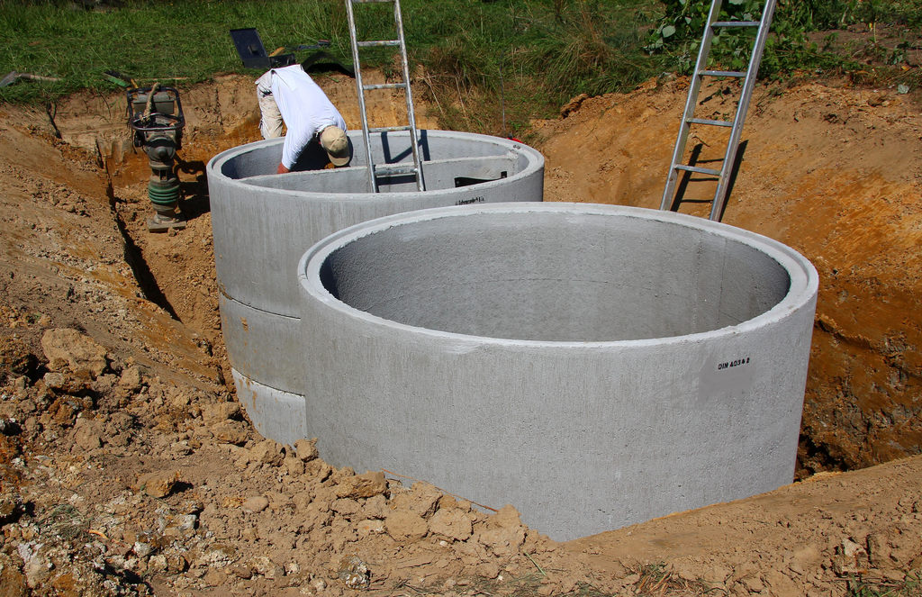 Jakie cechy powinno spełniać dobrej jakości szambo betonowe?