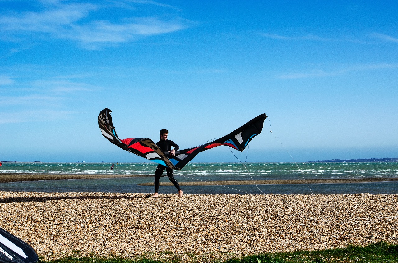 Kitesurfing – od czego zacząć swoją przygodę?