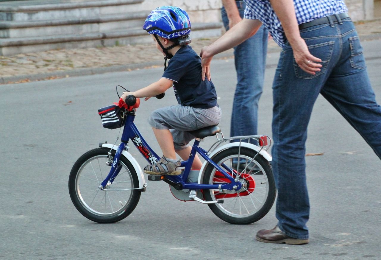 Rowery dla dzieci – jak zadbać o bezpieczeństwo dziecka?