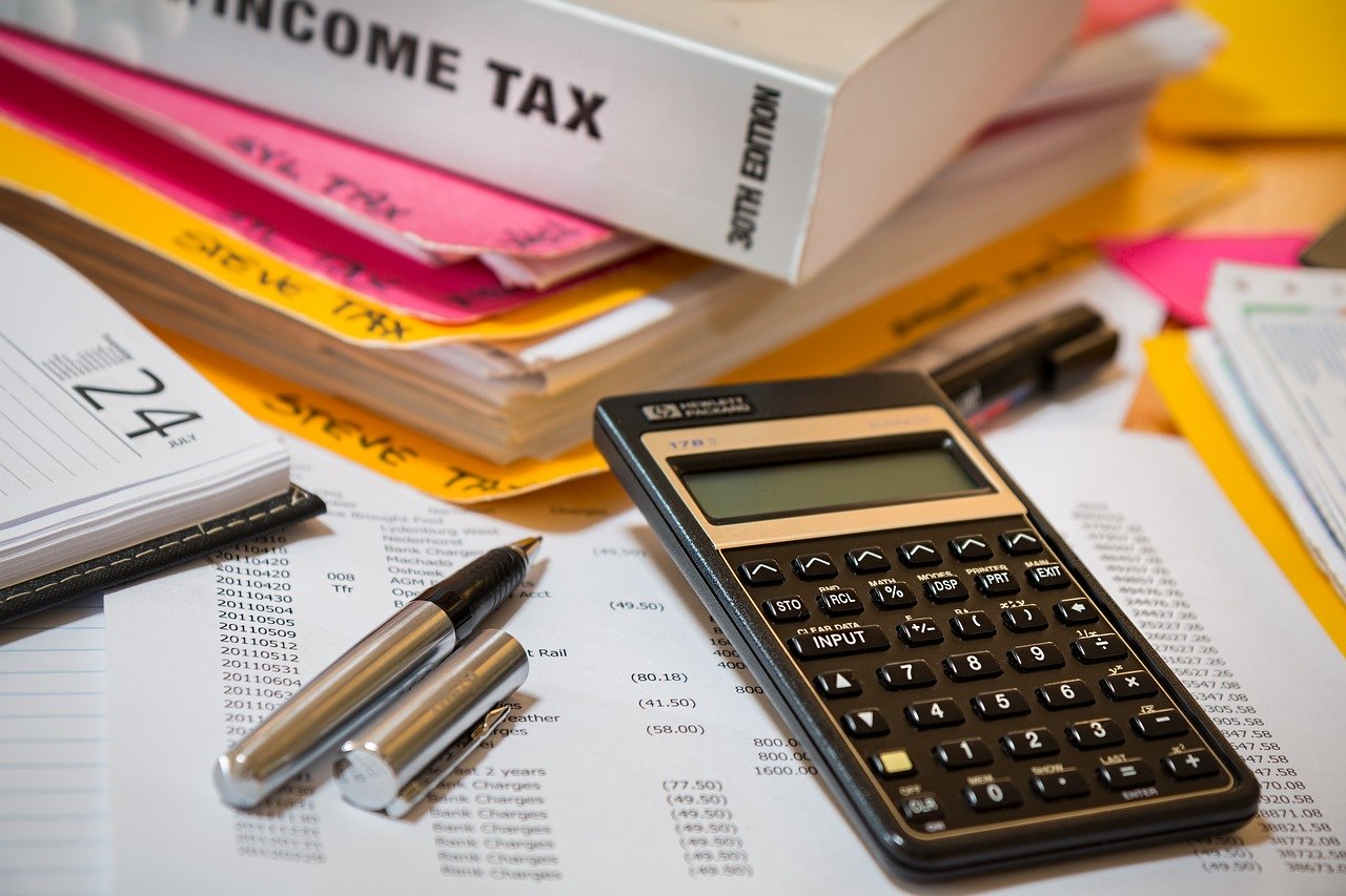 Usługi biura podatkowego – jakie działania składają się na ofertę różnych biur na rynku?